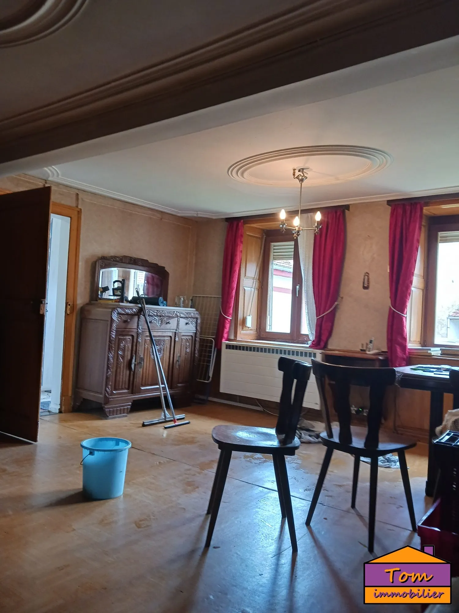 Maison de campagne à rénover avec jardin à Veckersviller - 90 m² 