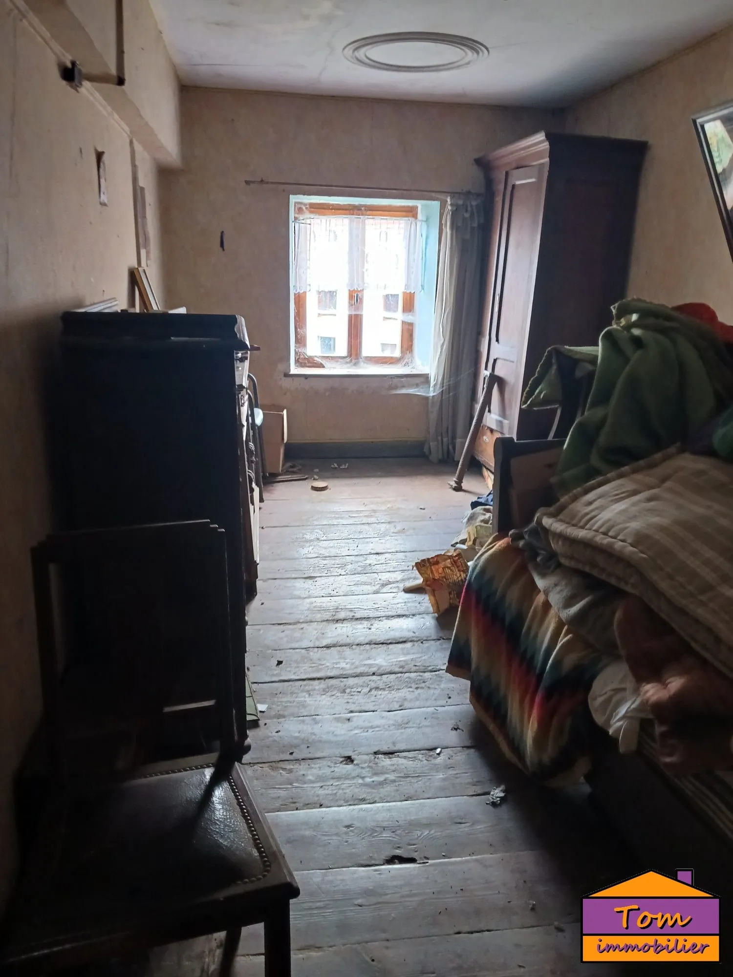 Maison de campagne à rénover avec jardin à Veckersviller - 90 m² 