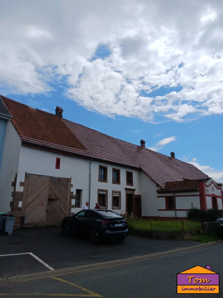 Maison de campagne à rénover avec jardin à Veckersviller - 90 m²