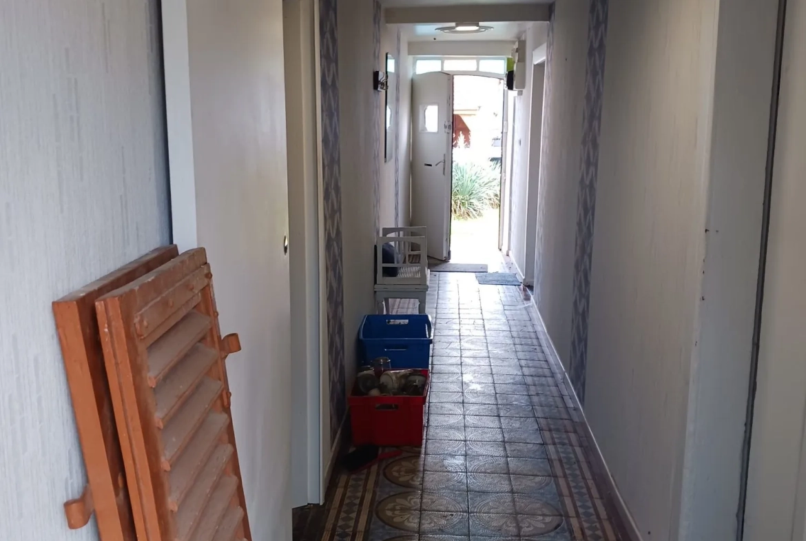 Maison de campagne à rénover avec jardin à Veckersviller - 90 m² 