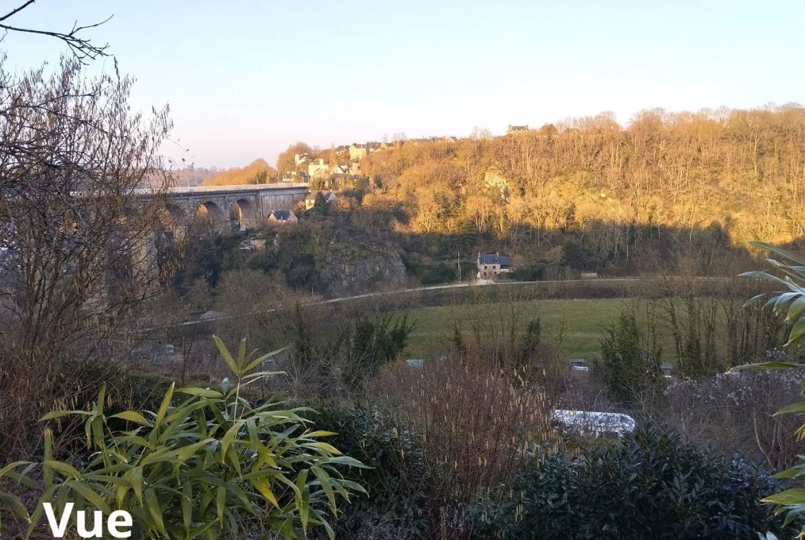 Appartement 35m² à Dinan avec vue sur le viaduc, résidence principale uniquement 