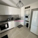 Appartement T3 rénové avec balcon, cave et garage à Avignon