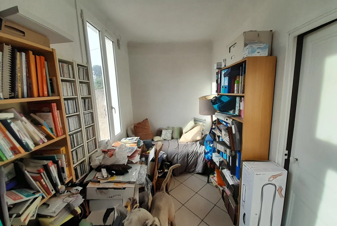 Investissement locatif à Toulon - T2 dernier étage loué dans quartier calme 