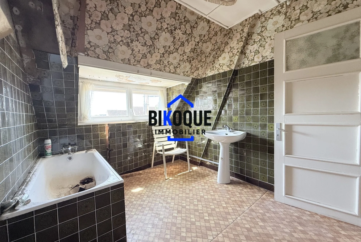 Maison à rénover aux Moëres avec jardin plein sud et potentiel élevé 
