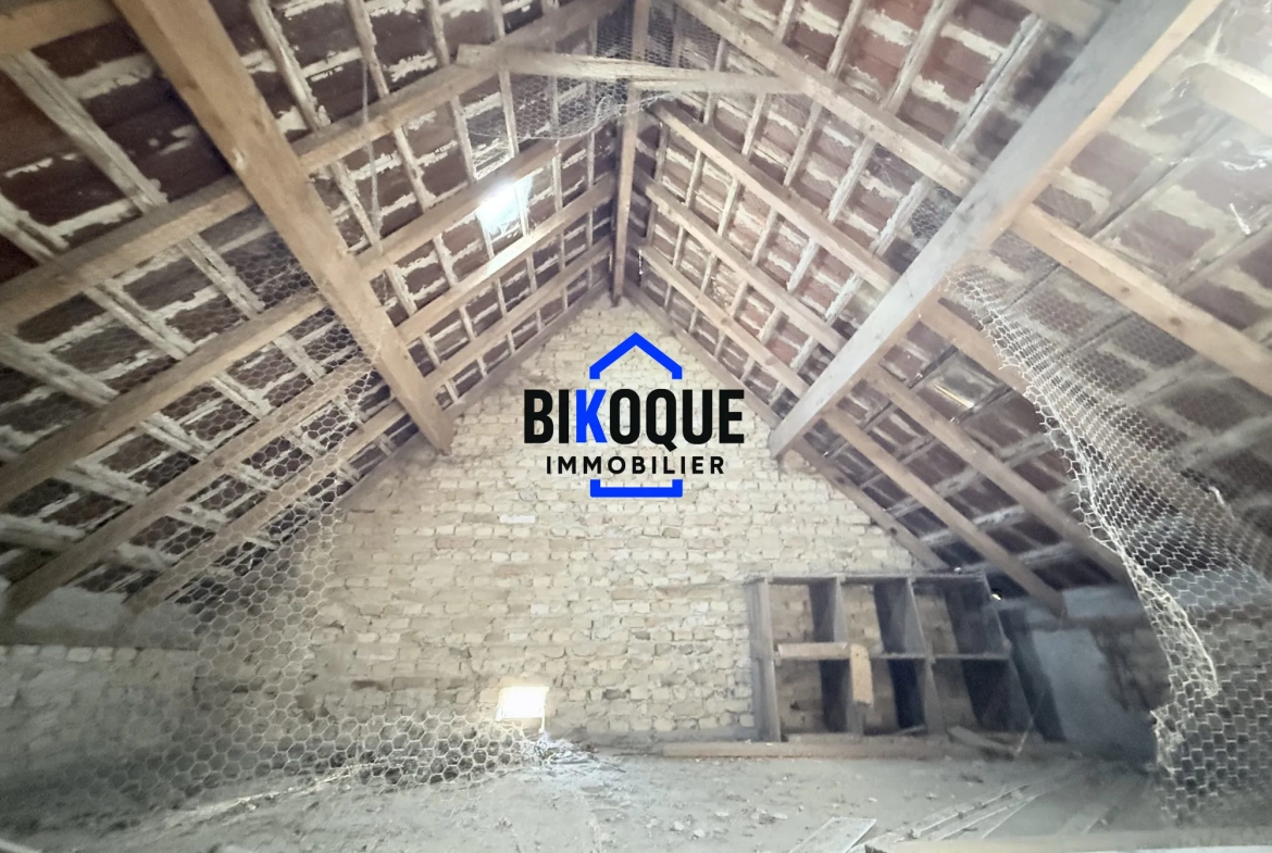 Maison à rénover aux Moëres avec jardin plein sud et potentiel élevé 