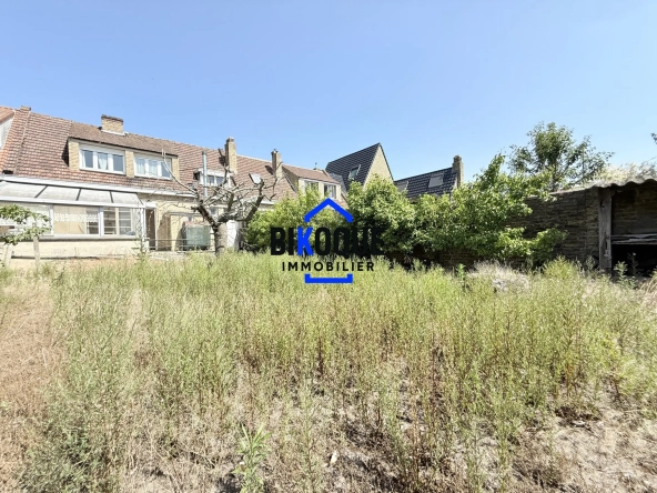 Maison à rénover aux Moëres avec jardin plein sud et potentiel élevé
