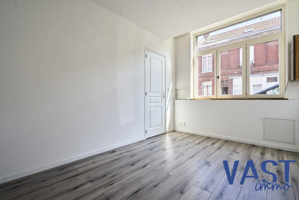 Maison 92m² rénovée avec terrasse à Roubaix – Investissement idéal 