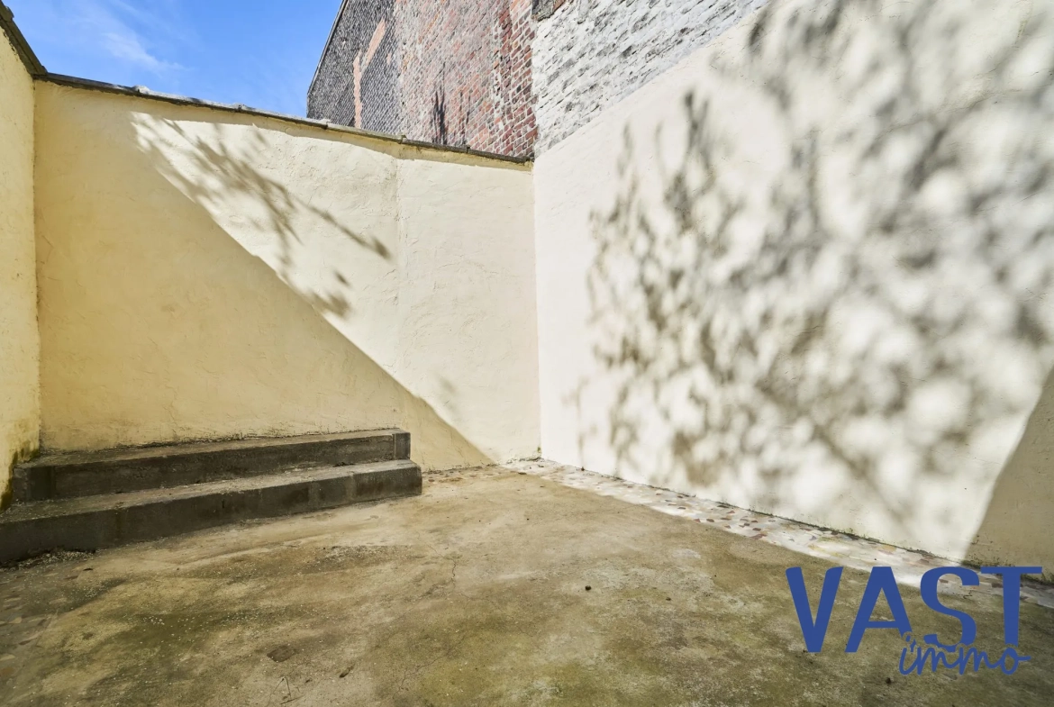Maison 92m² rénovée avec terrasse à Roubaix – Investissement idéal 