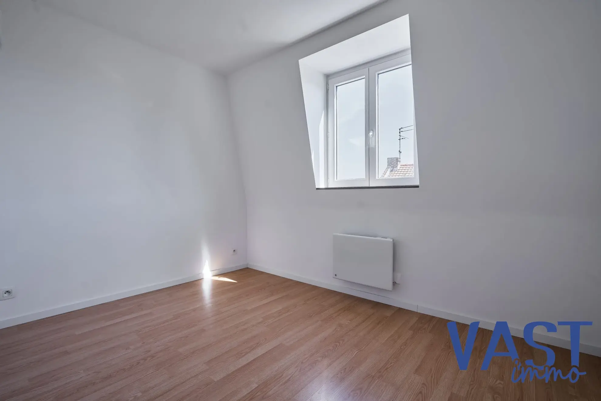 Maison 92m² rénovée avec terrasse à Roubaix – Investissement idéal 