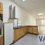 Maison 92m² rénovée avec terrasse à Roubaix – Investissement idéal