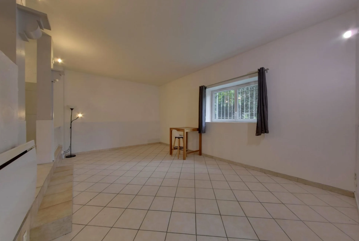 Appartement 3 pièces avec grande terrasse à Grenoble - Emplacement idéal 
