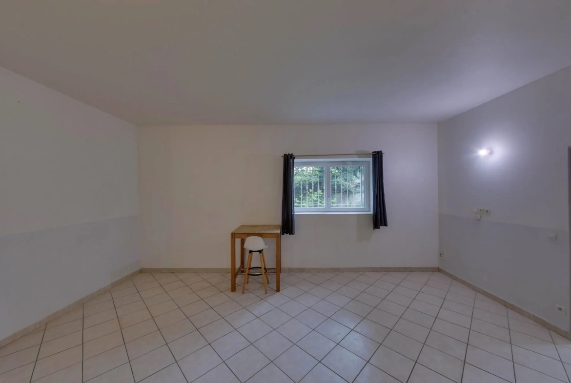 Appartement 3 pièces avec grande terrasse à Grenoble - Emplacement idéal 