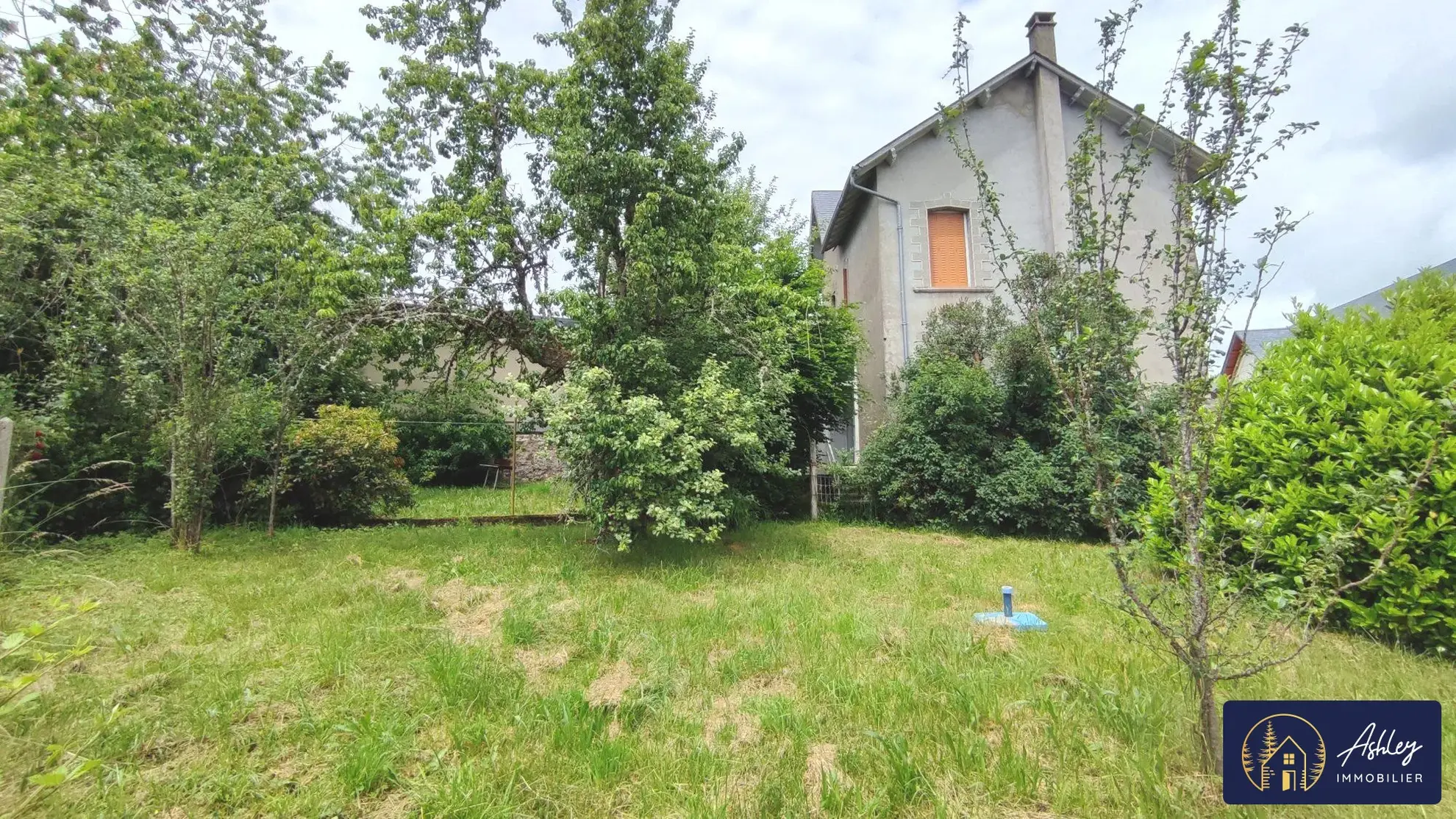 Charmante maison de village à Sérandon en Haute-Corrèze avec jardin et possibilité d'aménagement 