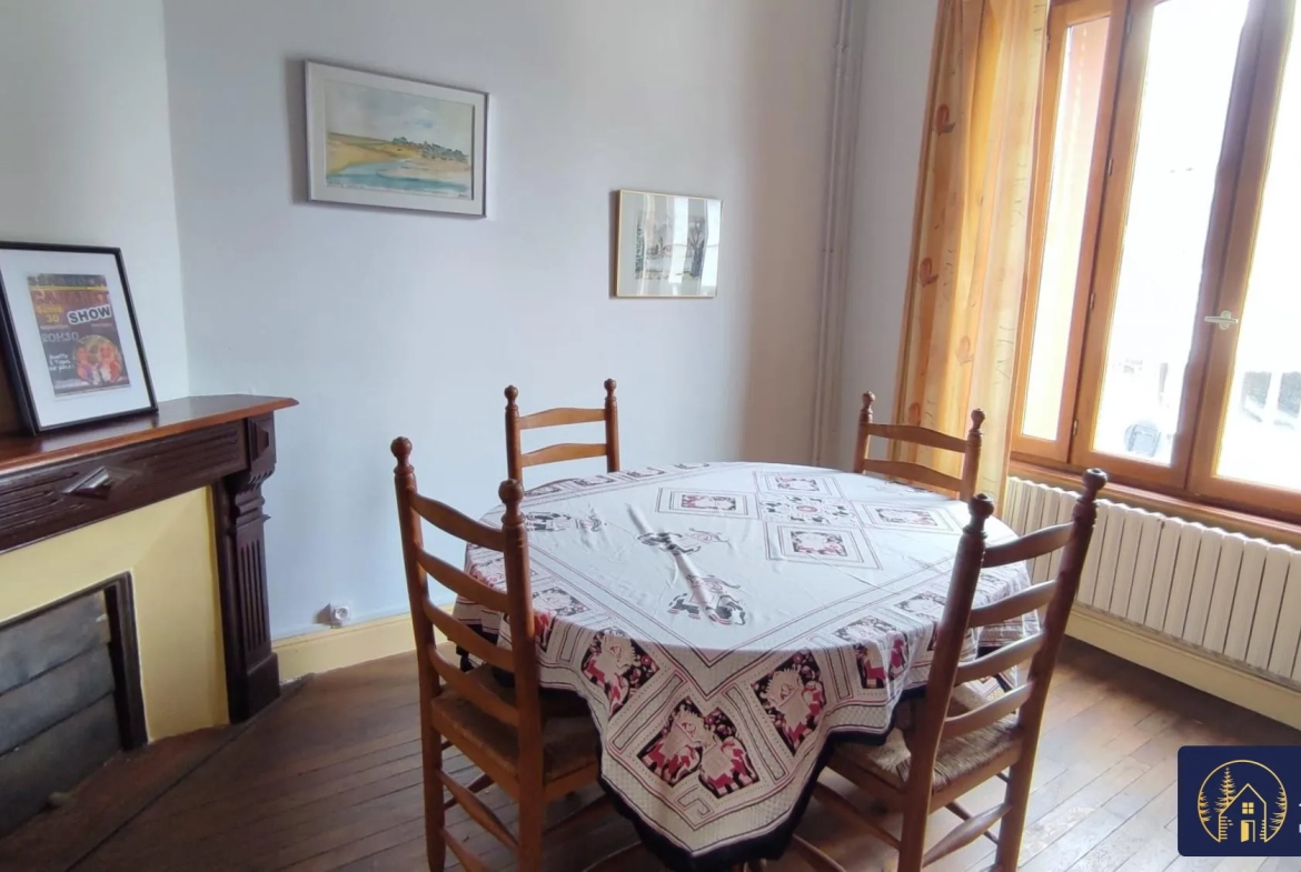 Charmante maison de village à Sérandon en Haute-Corrèze avec jardin et possibilité d'aménagement 