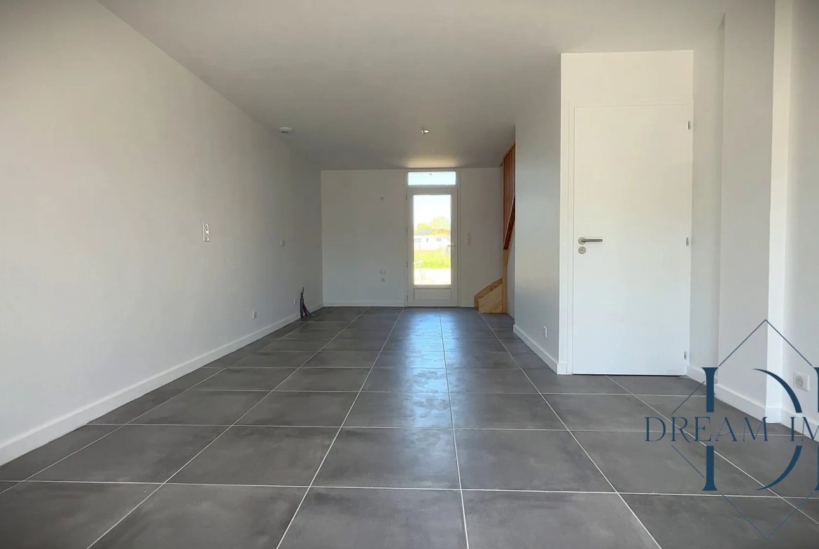 Maison duplex rénovée avec stationnement à Saint-Paul-lès-Dax 