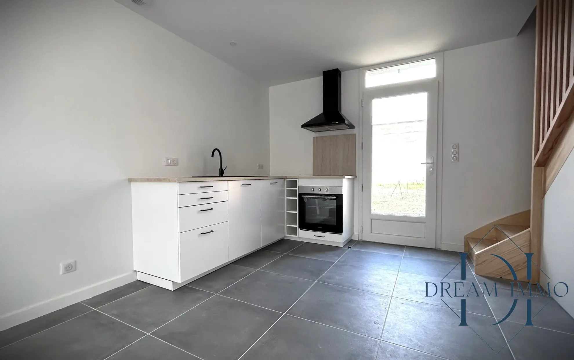 Maison duplex rénovée avec stationnement à Saint-Paul-lès-Dax 