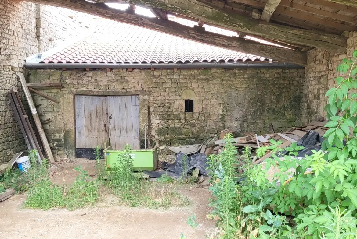 Maison à rénover avec dépendance à Néré - Opportunité rare 