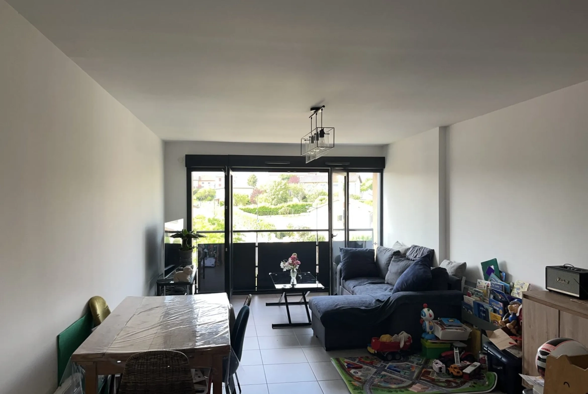 Appartement T3 récent de 69m² avec garage à Odenas 