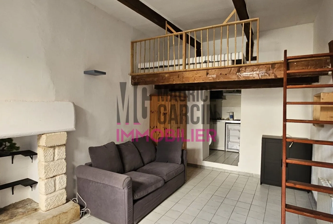 Studio en vente à Caumont-sur-Durance, centre-ville, calme, entièrement meublé 