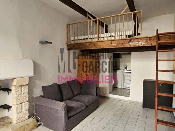 Studio en vente à Caumont-sur-Durance, centre-ville, calme, entièrement meublé