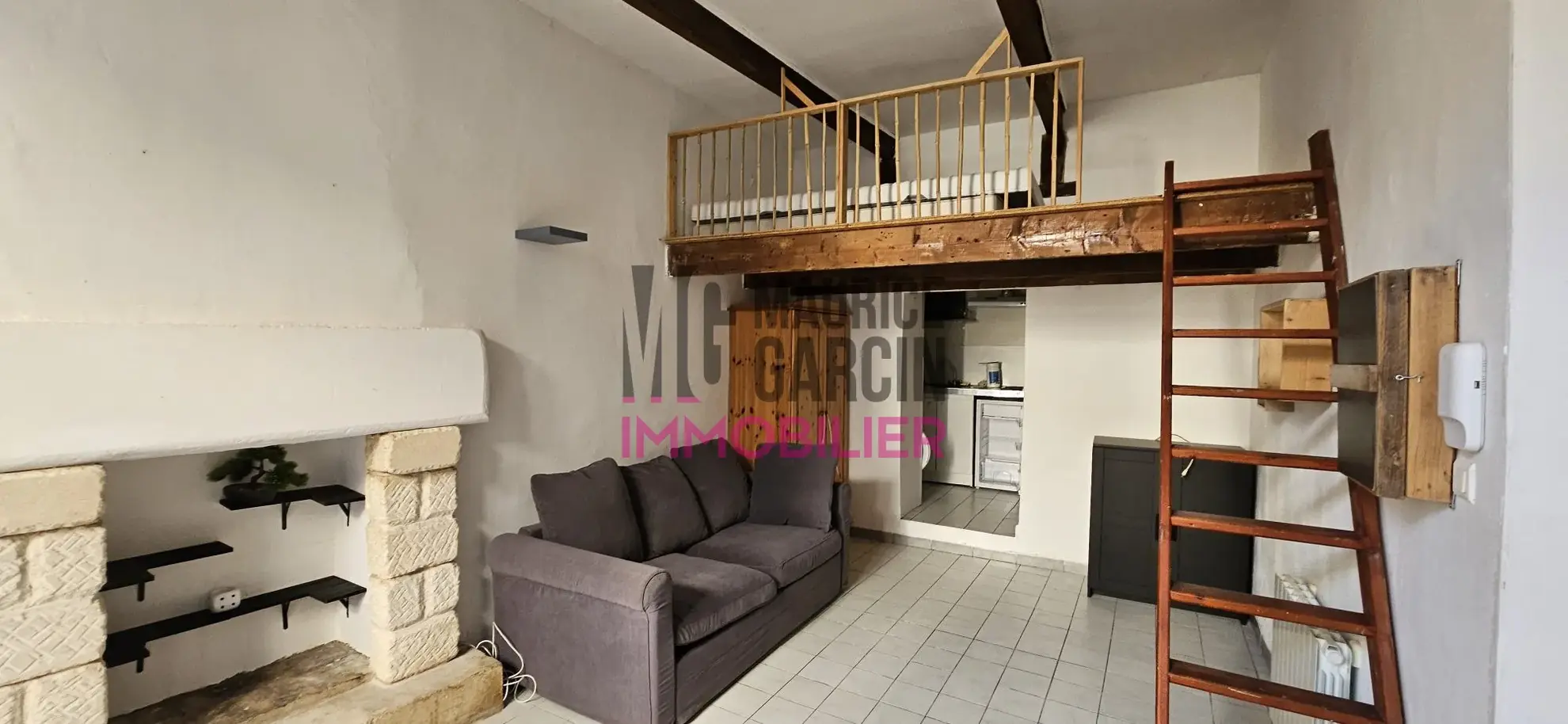 Studio en vente à Caumont-sur-Durance, centre-ville, calme, entièrement meublé 
