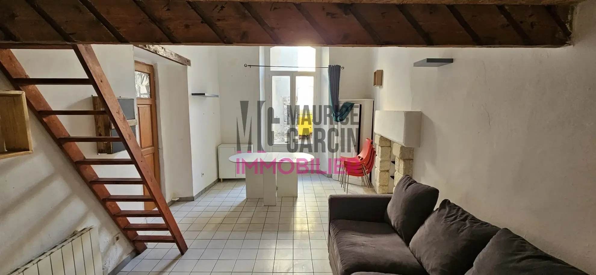 Studio en vente à Caumont-sur-Durance, centre-ville, calme, entièrement meublé 