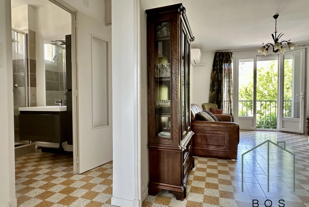 Bel appartement T3 à Salon-de-Provence avec balcon et rénovation récente 