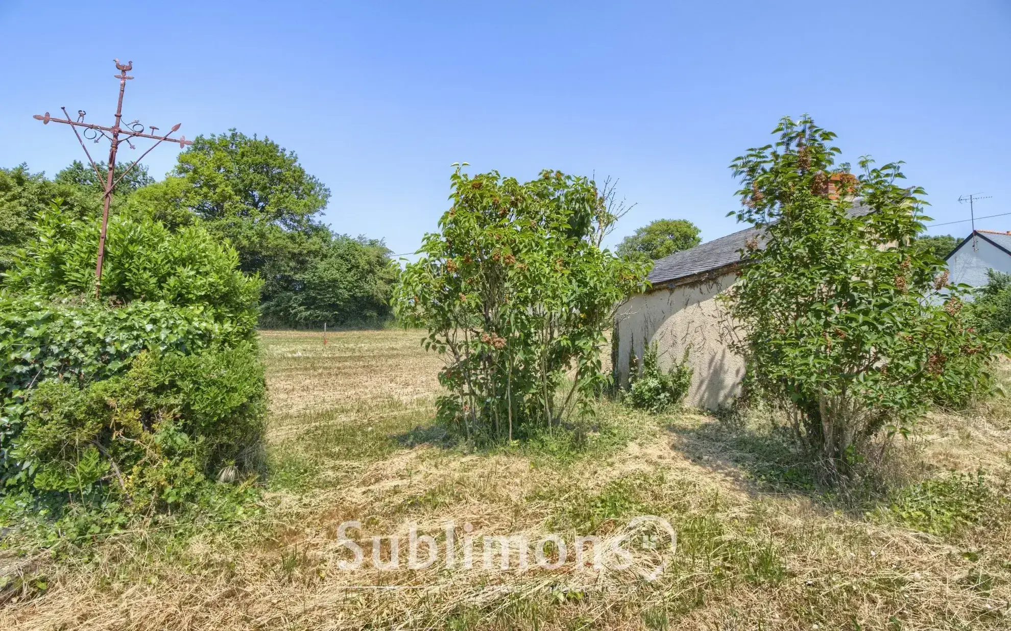 Terrain constructible de 633 m² à Saint-Gildas-des-Bois – Cadre paisible et proximité des commodités 