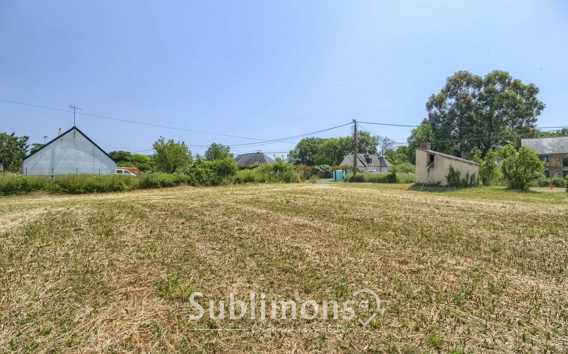 Terrain constructible de 633 m² à Saint-Gildas-des-Bois – Cadre paisible et proximité des commodités 