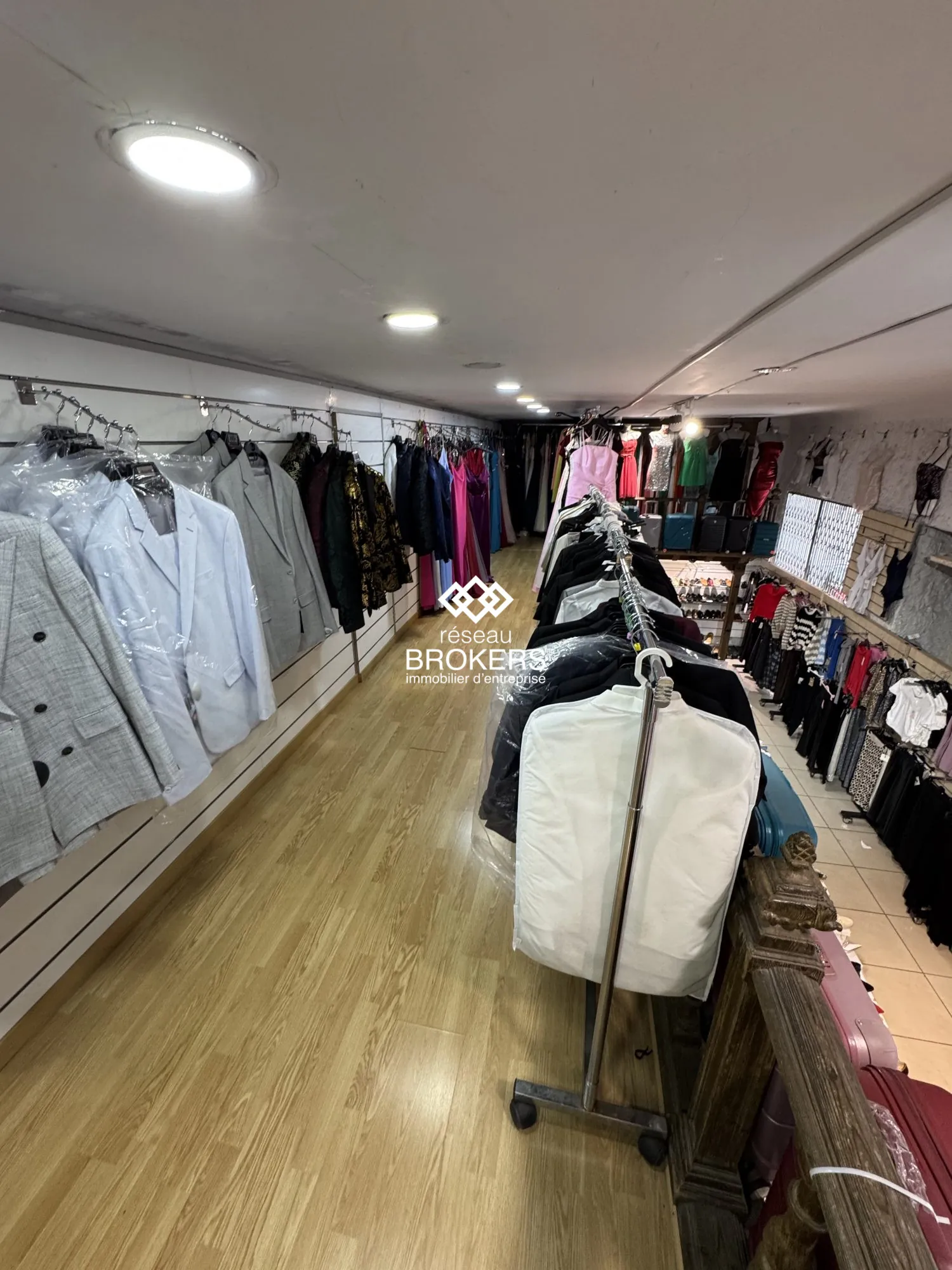 Local commercial d'angle à vendre à Nice - Opportunité d'affaires dans un secteur dynamique 