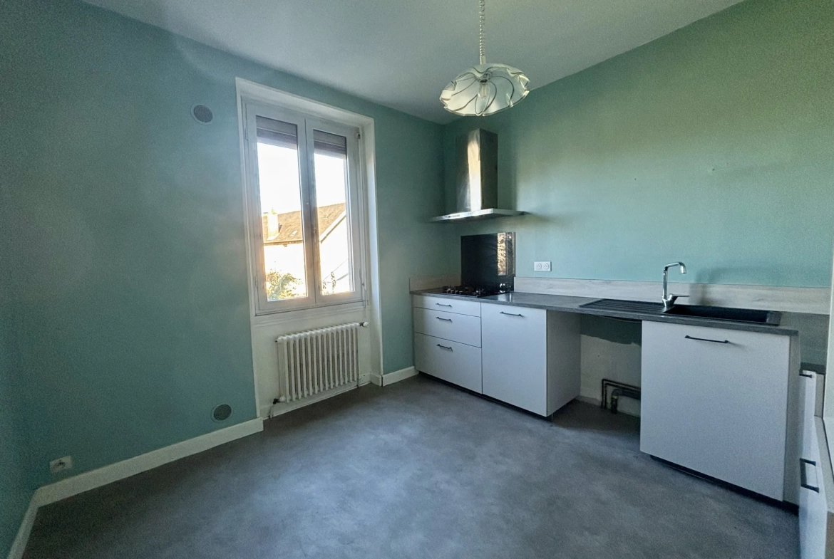 Maison en pierre à vendre à Brive-la-Gaillarde – 80 m², jardin, garage 