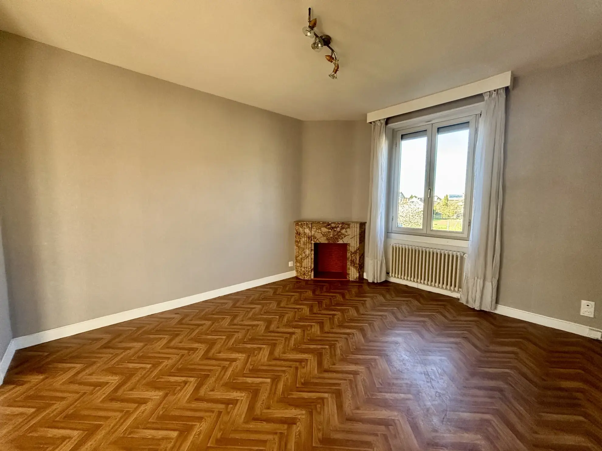 Maison en pierre à vendre à Brive-la-Gaillarde – 80 m², jardin, garage 