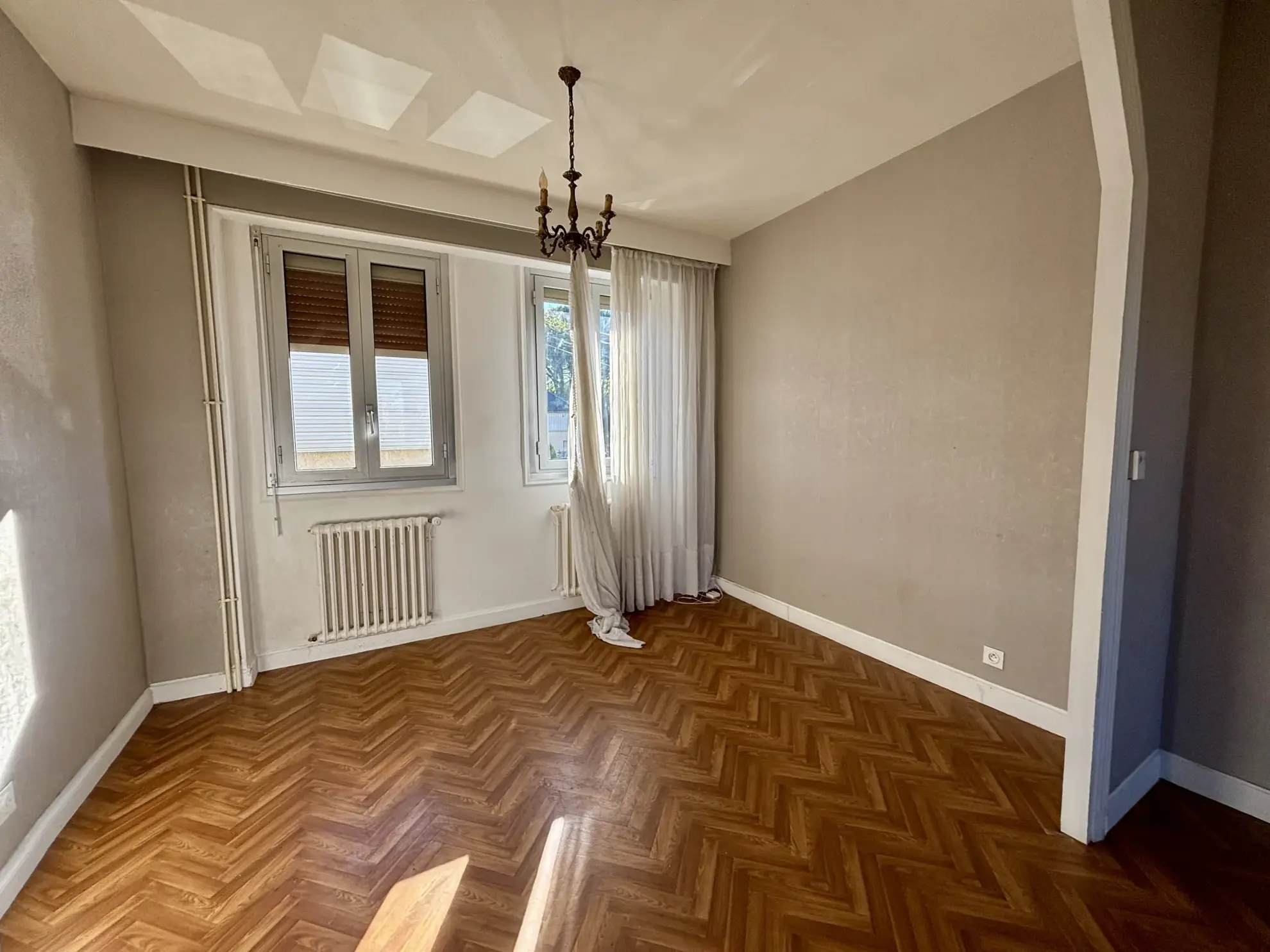 Maison en pierre à vendre à Brive-la-Gaillarde – 80 m², jardin, garage 