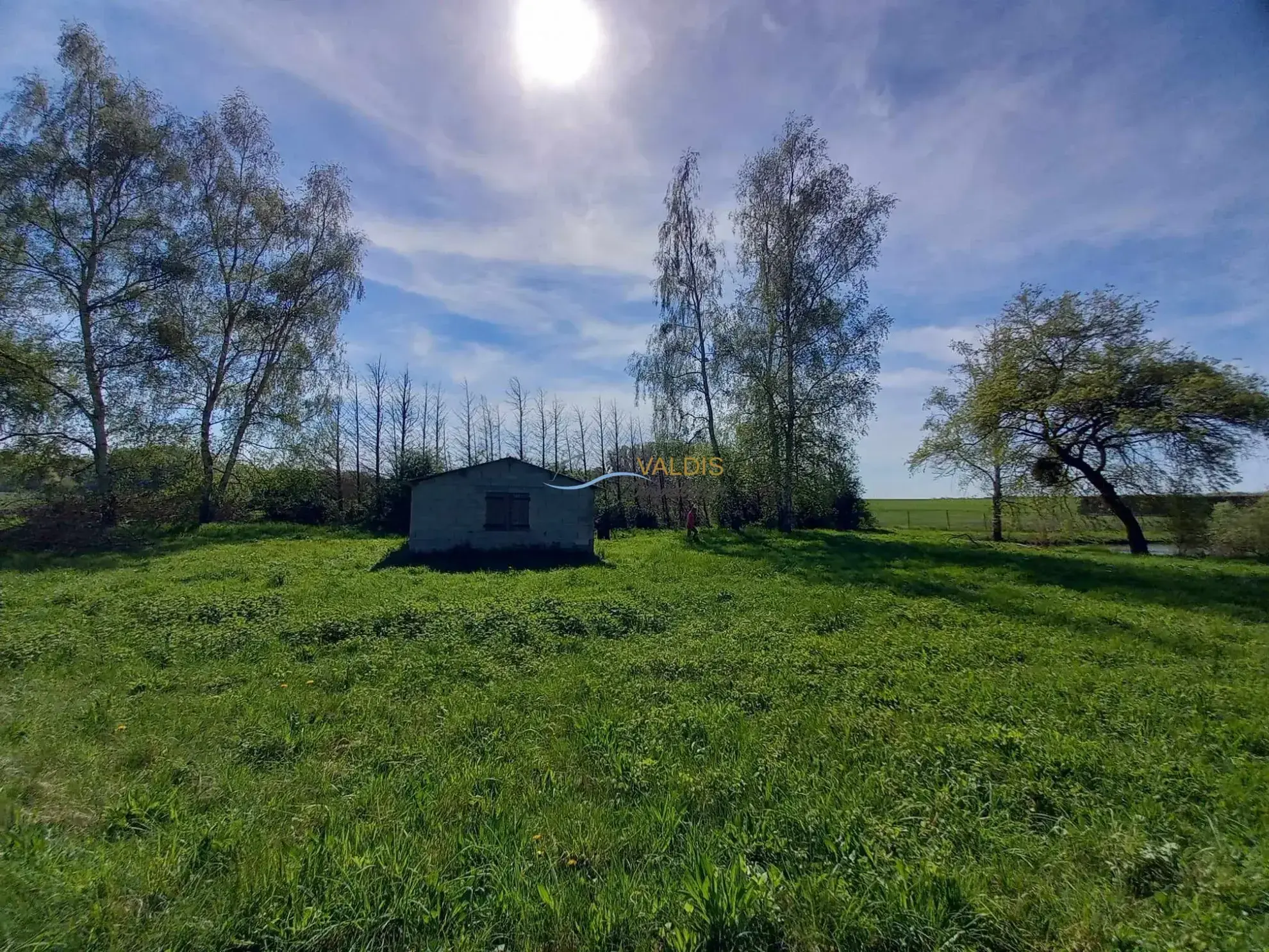 Terrain de 1,38 hectare avec deux étangs en Sissonne (02) 