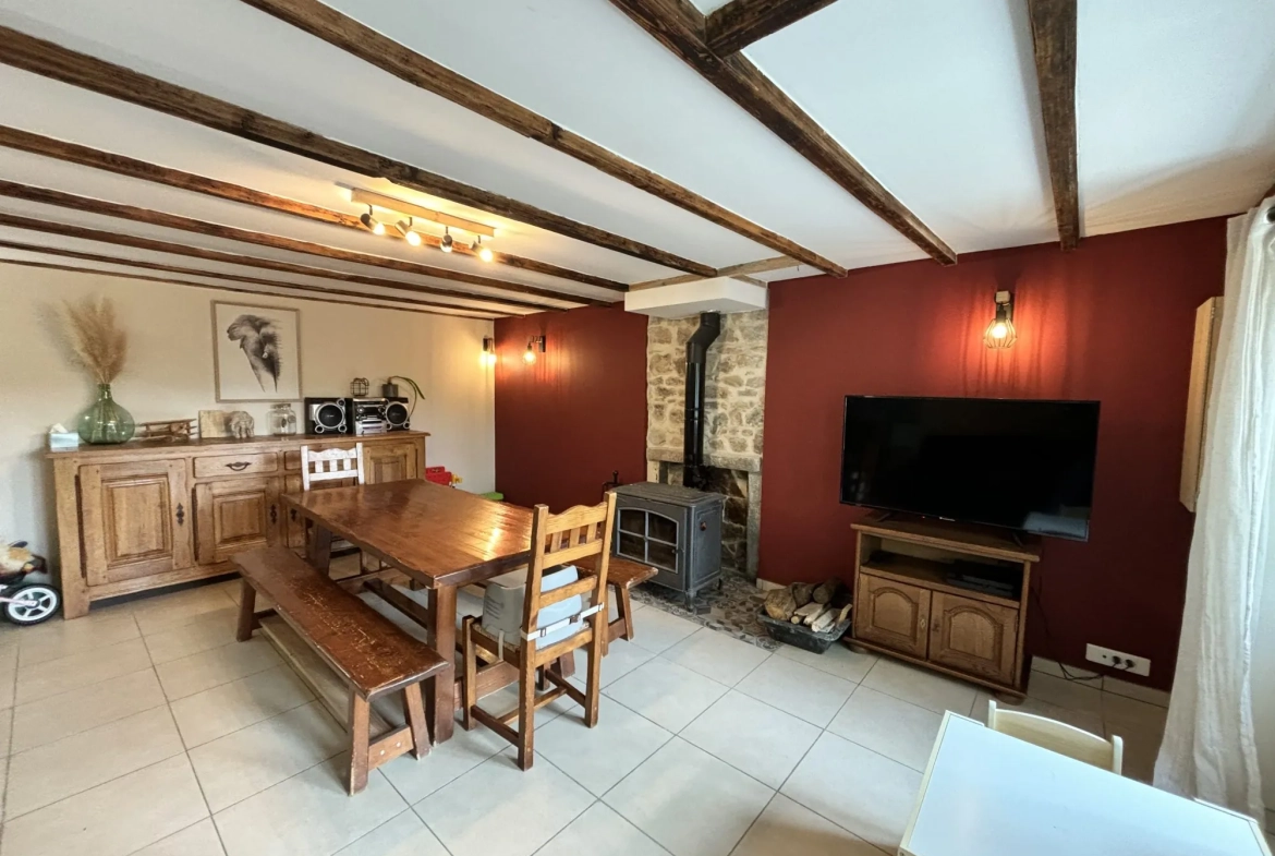 Maison rénovée de 160 m² à Aigueperse, calme et vue dégagée 