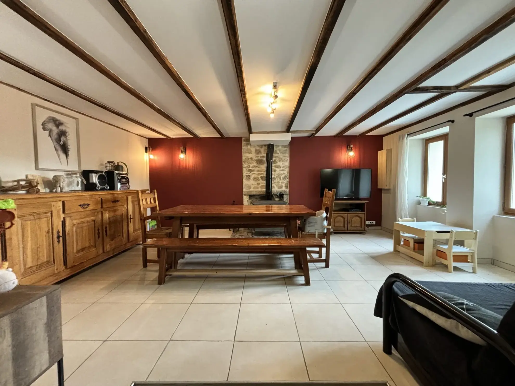 Maison rénovée de 160 m² à Aigueperse, calme et vue dégagée 