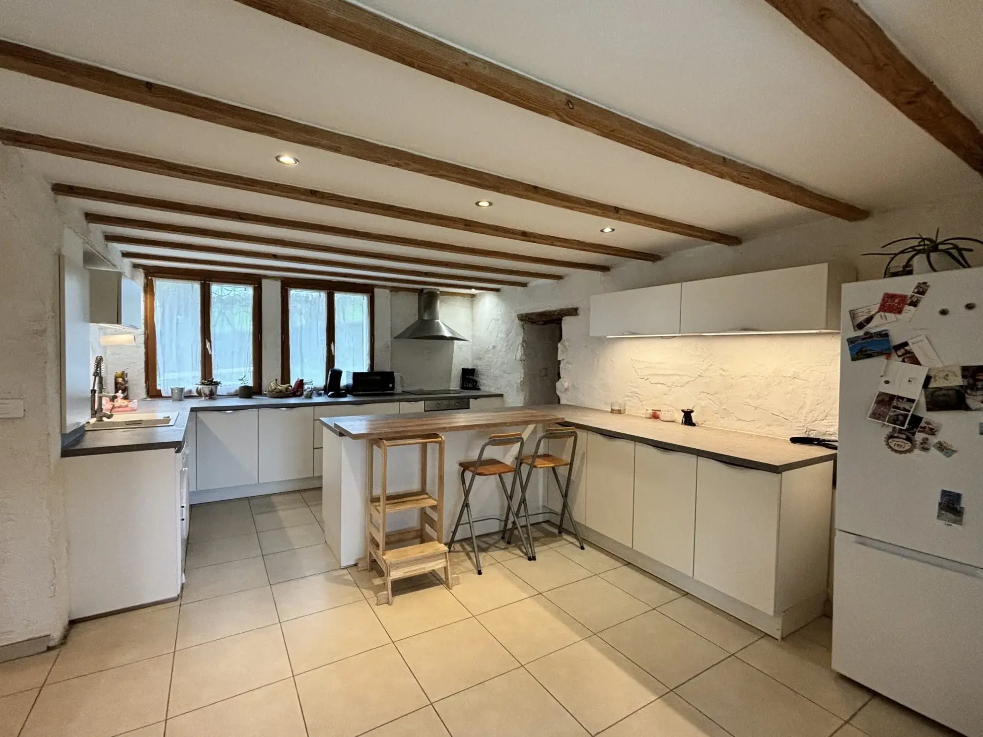 Maison rénovée de 160 m² à Aigueperse, calme et vue dégagée 