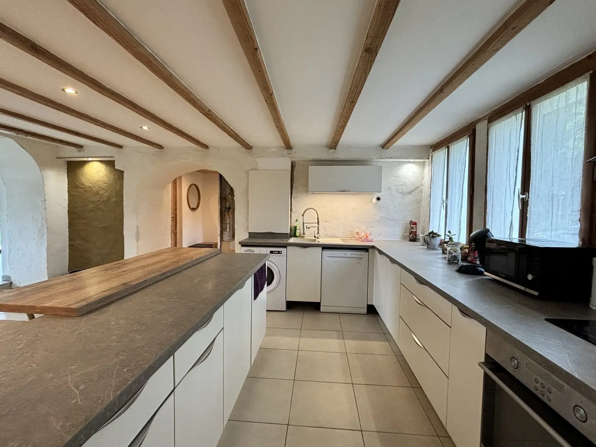 Maison rénovée de 160 m² à Aigueperse, calme et vue dégagée 