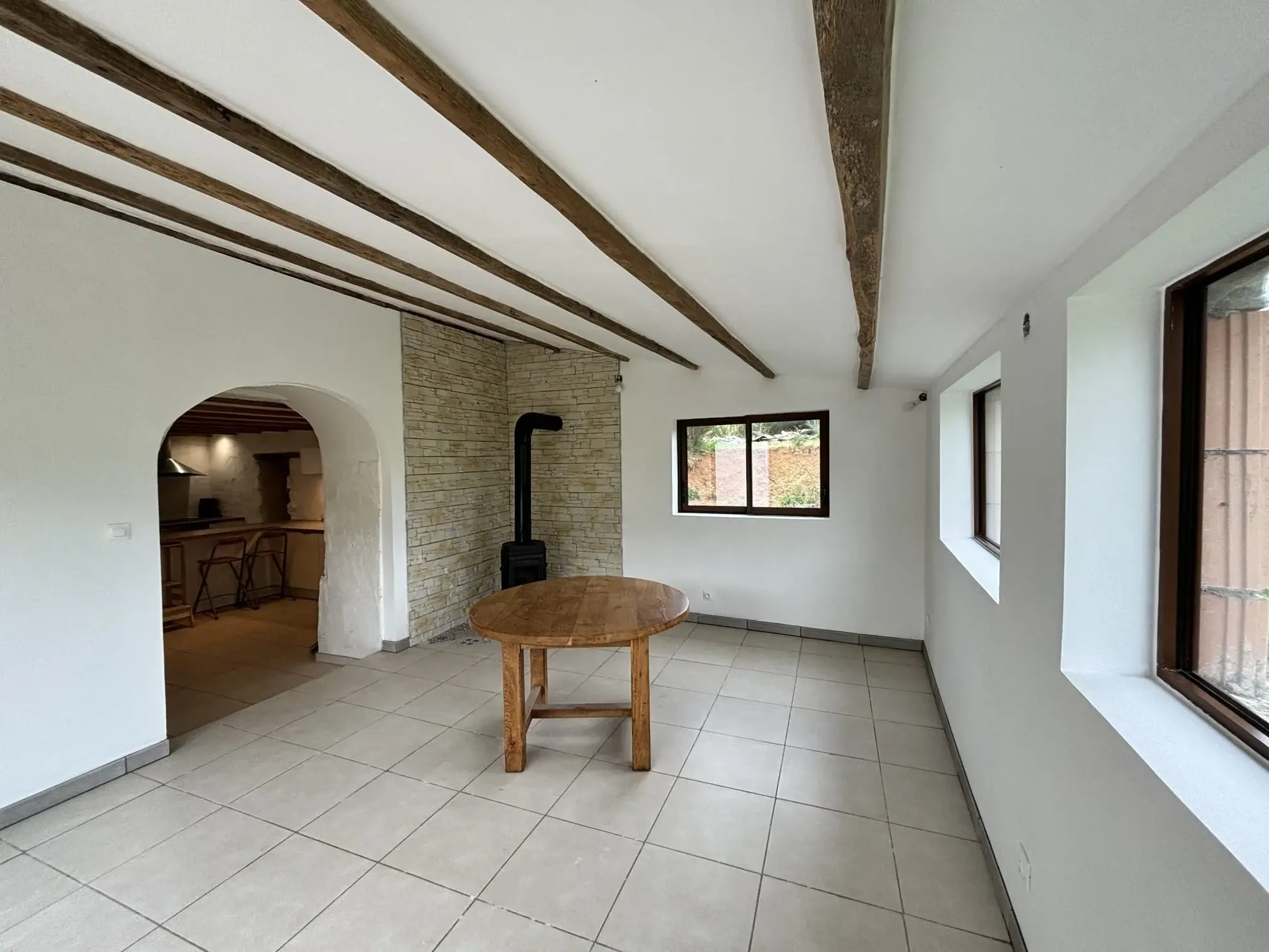 Maison rénovée de 160 m² à Aigueperse, calme et vue dégagée 