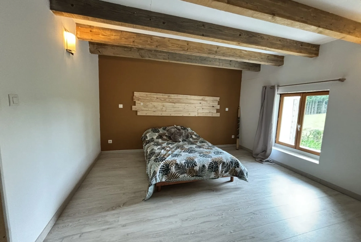 Maison rénovée de 160 m² à Aigueperse, calme et vue dégagée 