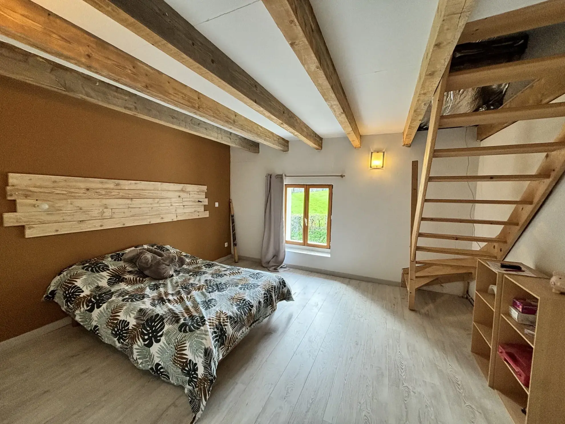 Maison rénovée de 160 m² à Aigueperse, calme et vue dégagée 