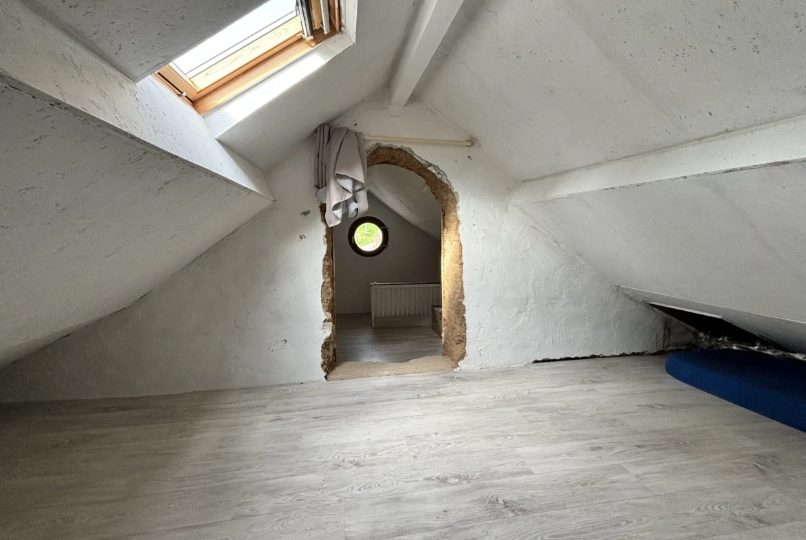 Maison rénovée de 160 m² à Aigueperse, calme et vue dégagée 