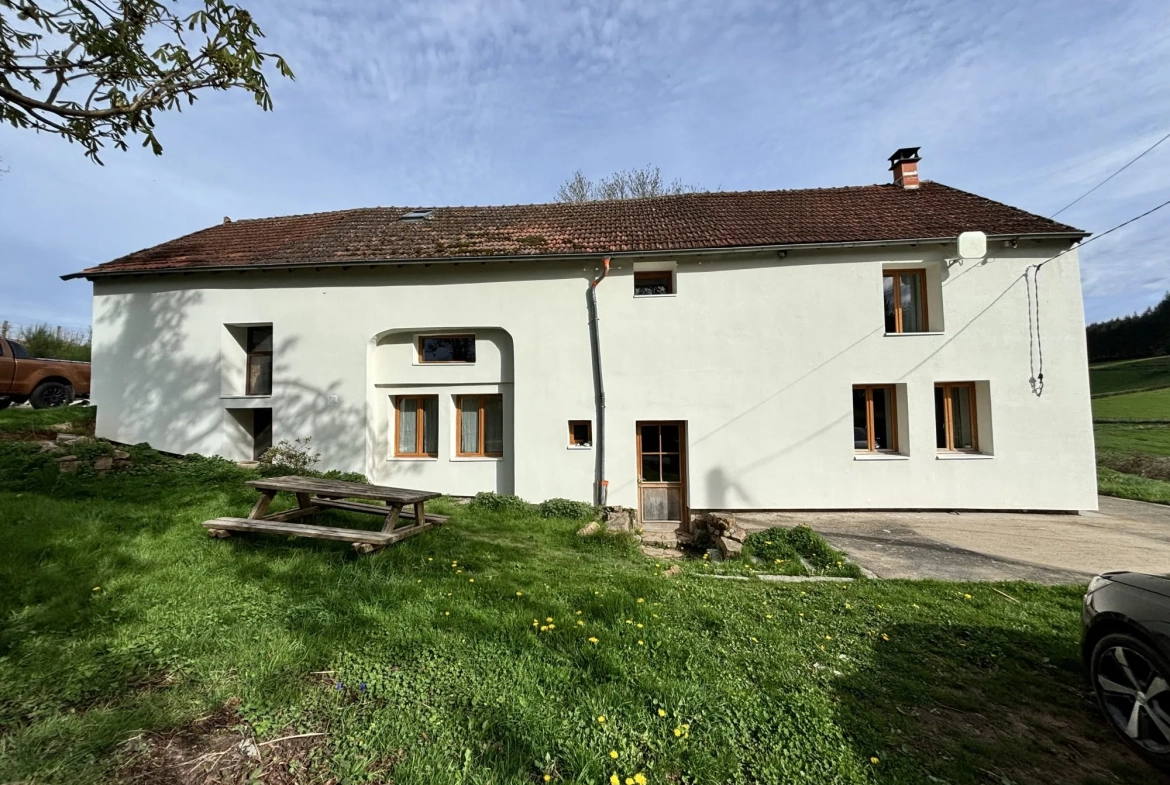 Maison rénovée de 160 m² à Aigueperse, calme et vue dégagée 