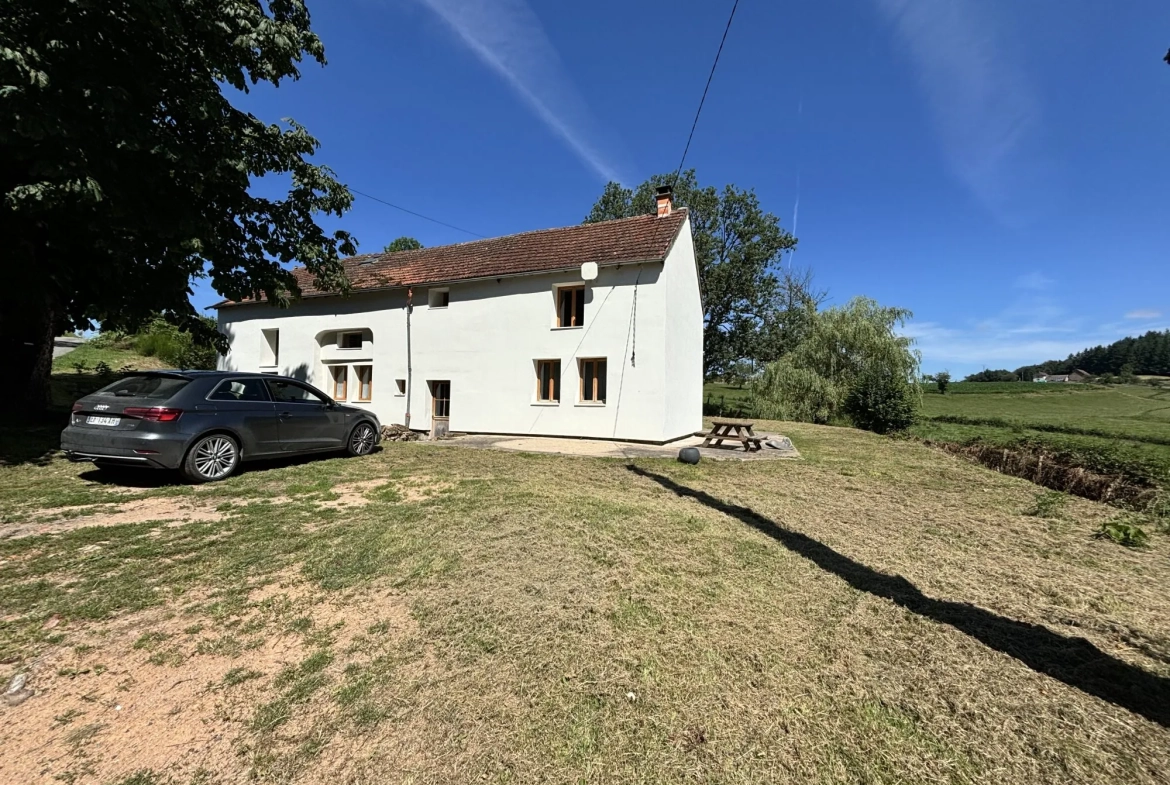 Maison rénovée de 160 m² à Aigueperse, calme et vue dégagée 