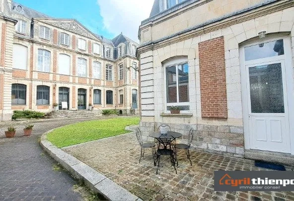 Maison en centre-ville d'Abbeville avec jardin, 3 chambres, jacuzzi et garage