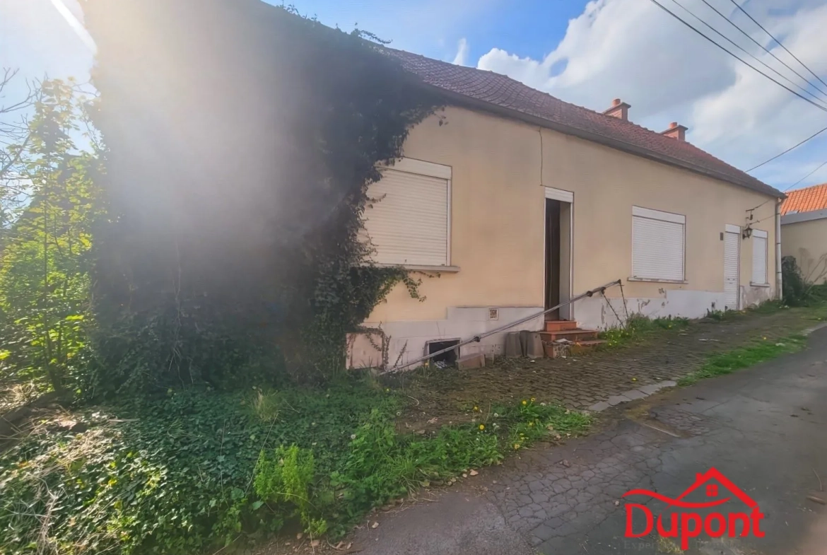 Lot de deux maisons à rénover à Solesmes pour investissement immobilier 