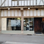 Fonds de commerce de coiffure à Troyes - Emplacement stratégique et clientèle fidèle