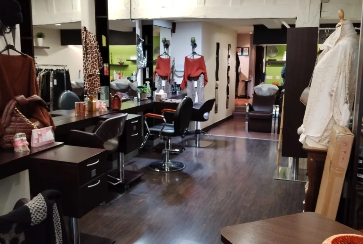 Fonds de commerce de coiffure à Troyes - Emplacement stratégique et clientèle fidèle 