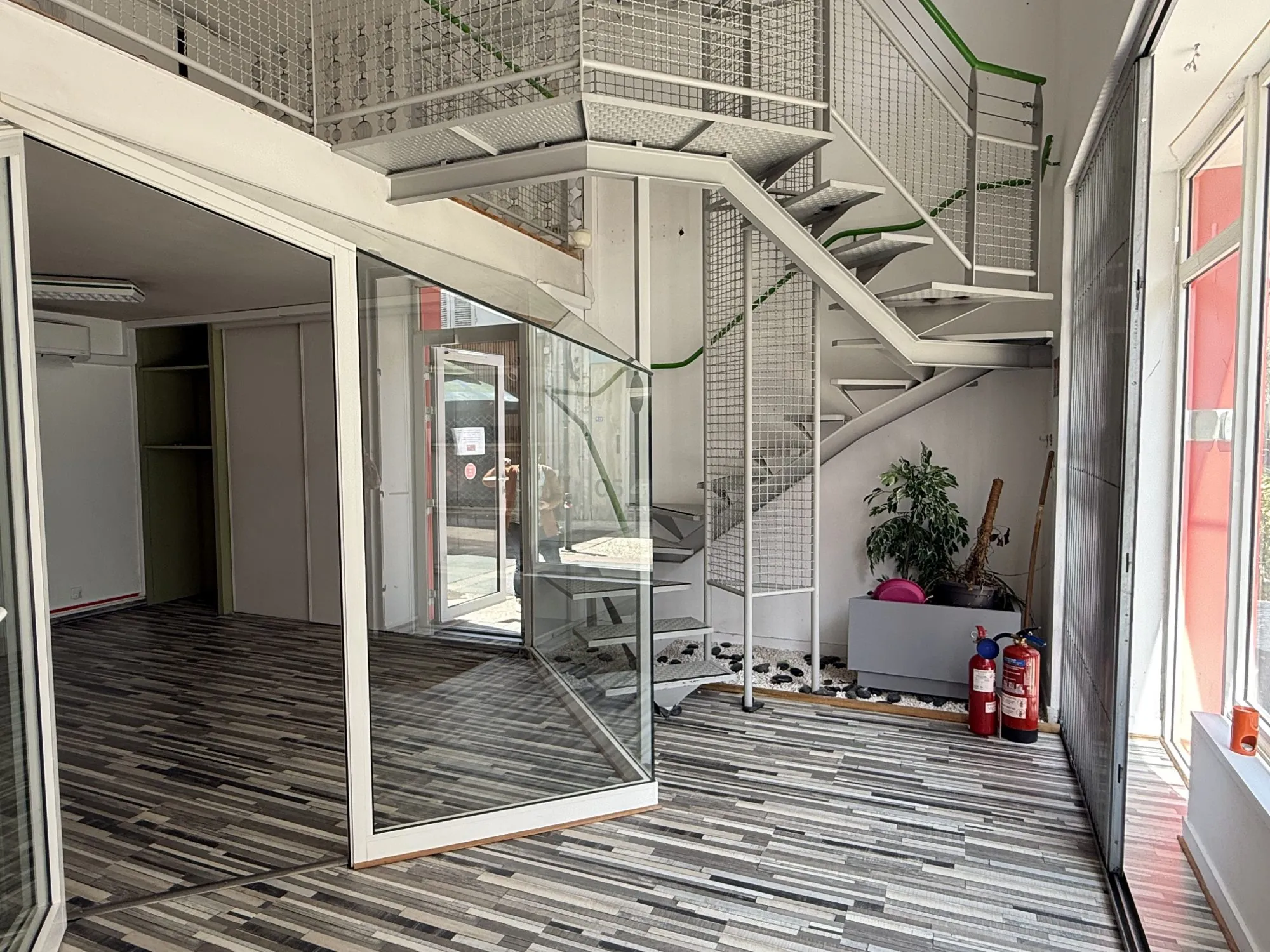 À vendre local commercial de 50 m² en centre-ville de Saujon 