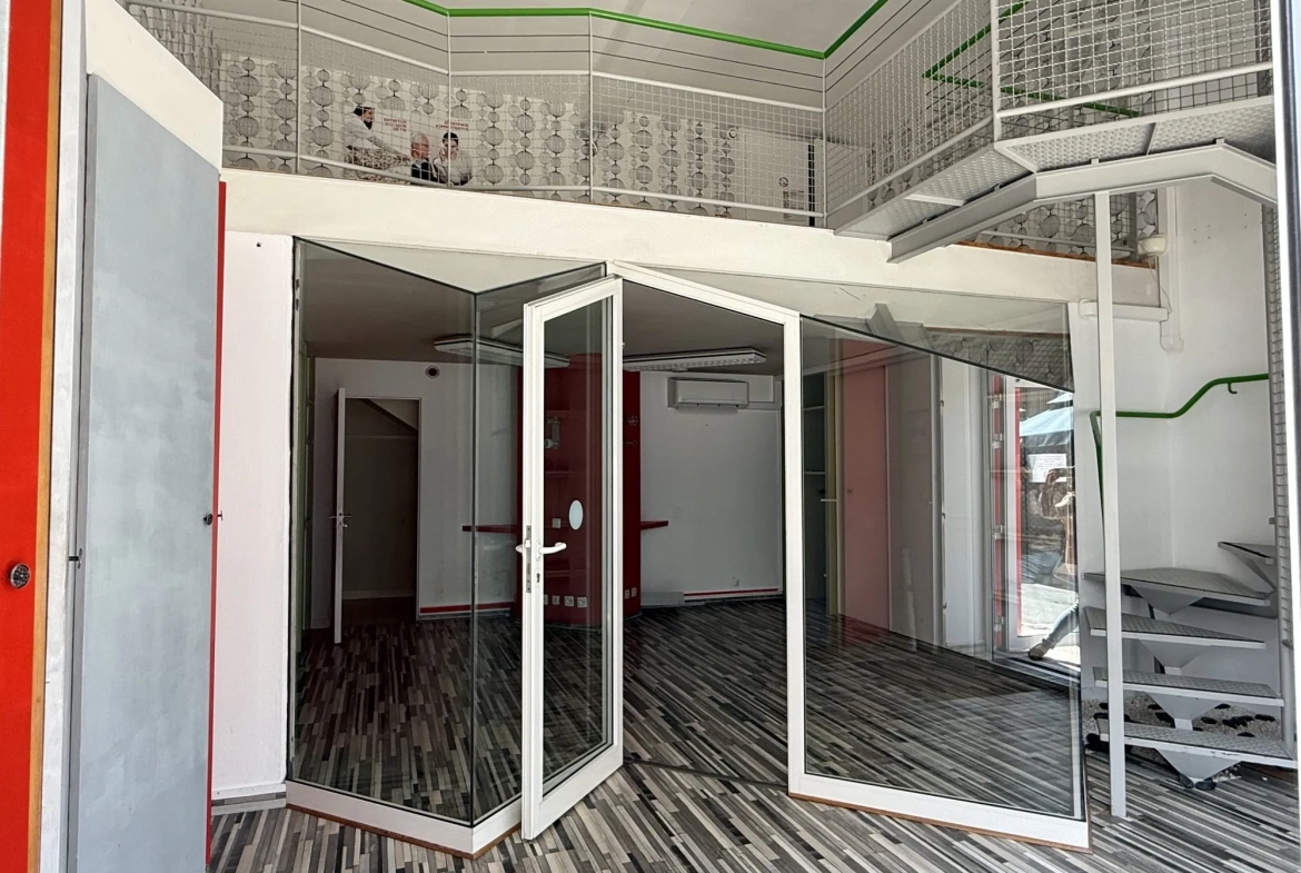 À vendre local commercial de 50 m² en centre-ville de Saujon 